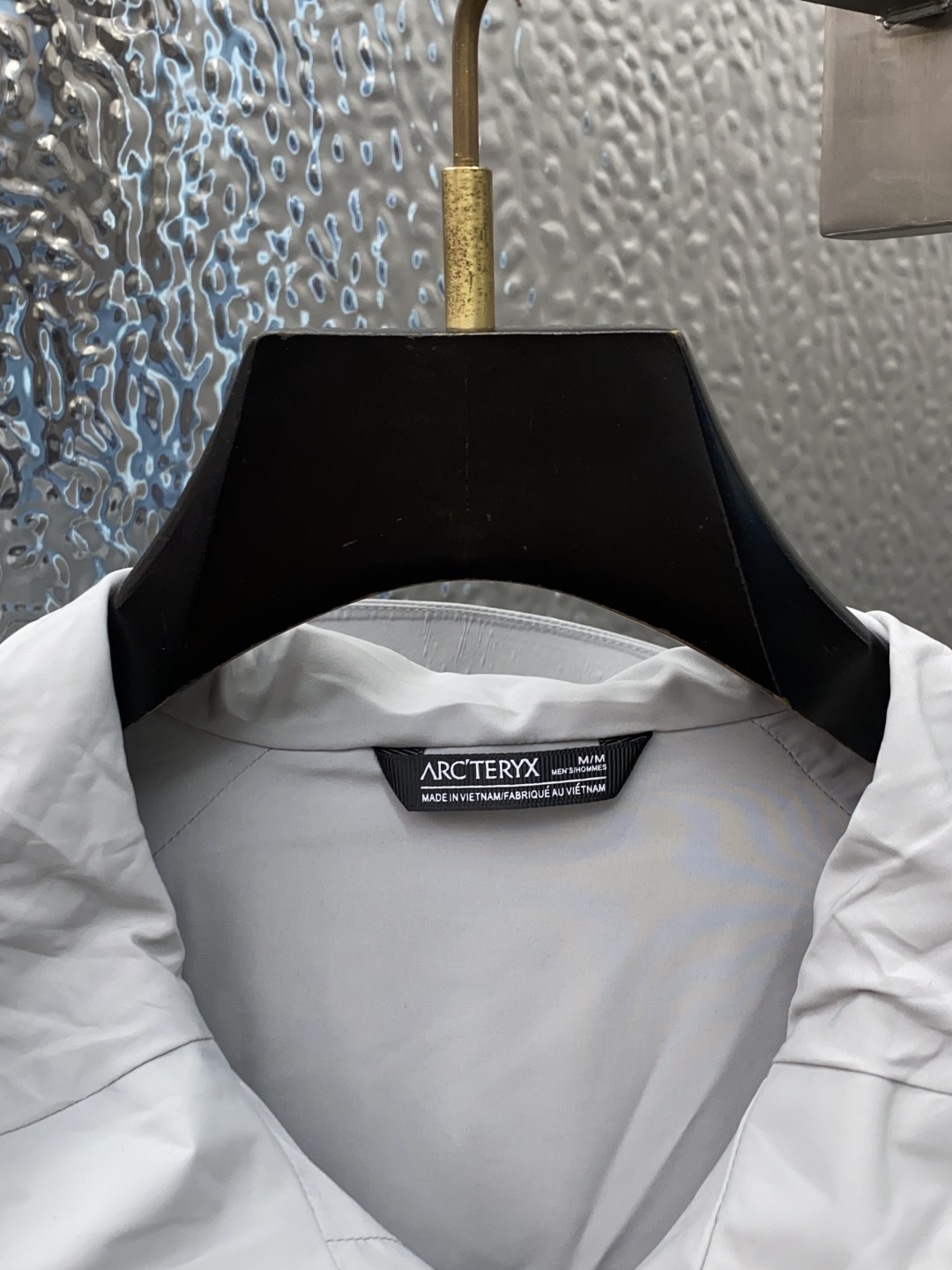 ARCTERYX 始祖鸟，2025春夏AW新品，时尚休闲连帽冲锋衣外套，专柜同步有售，液氨蛋白面料 进口