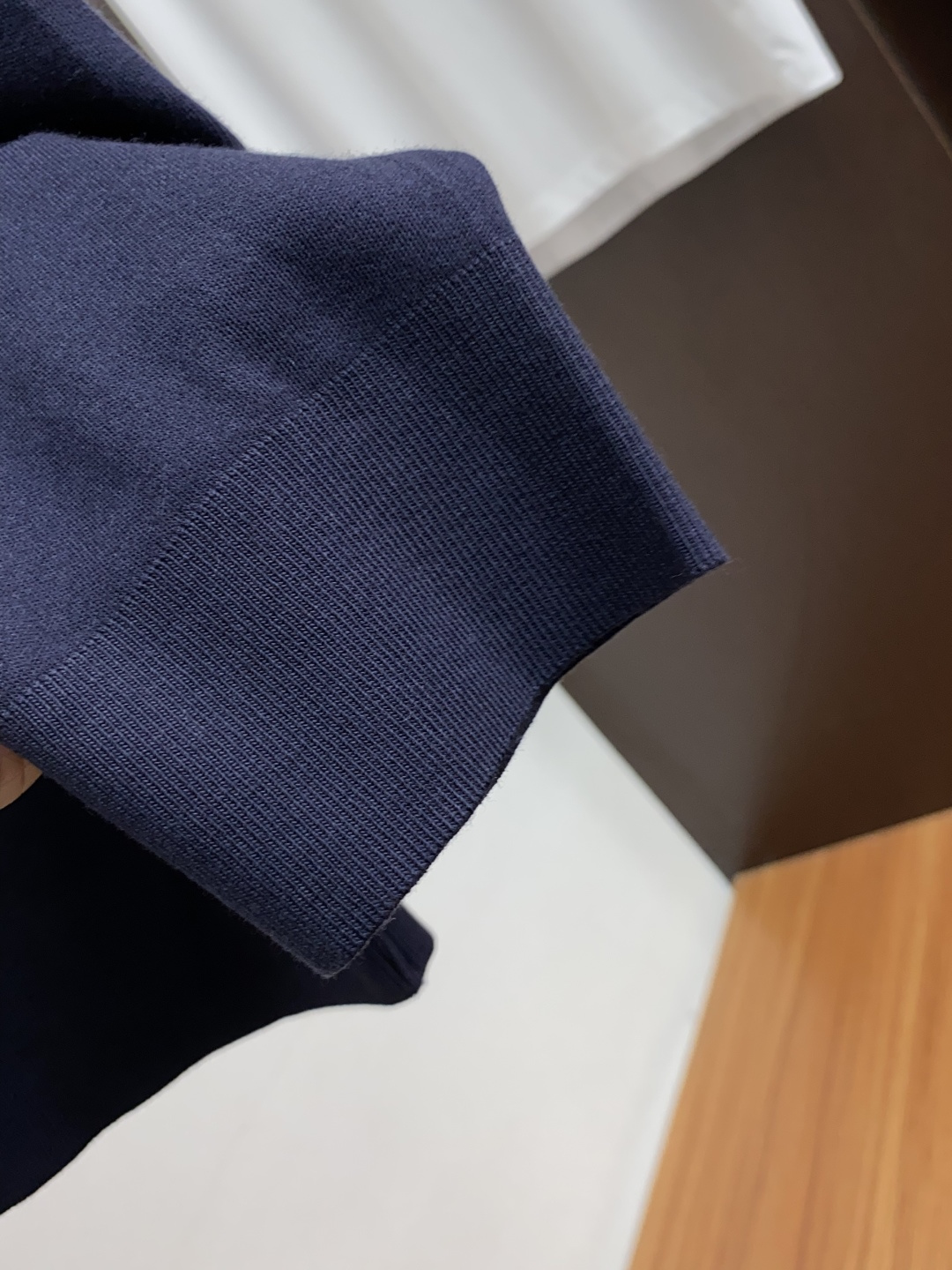 L P诺悠翩雅 2025秋冬专柜新款 时尚休闲打底衫长袖 定制高织高密羊毛面料 暖序织柔 进口定制针织面