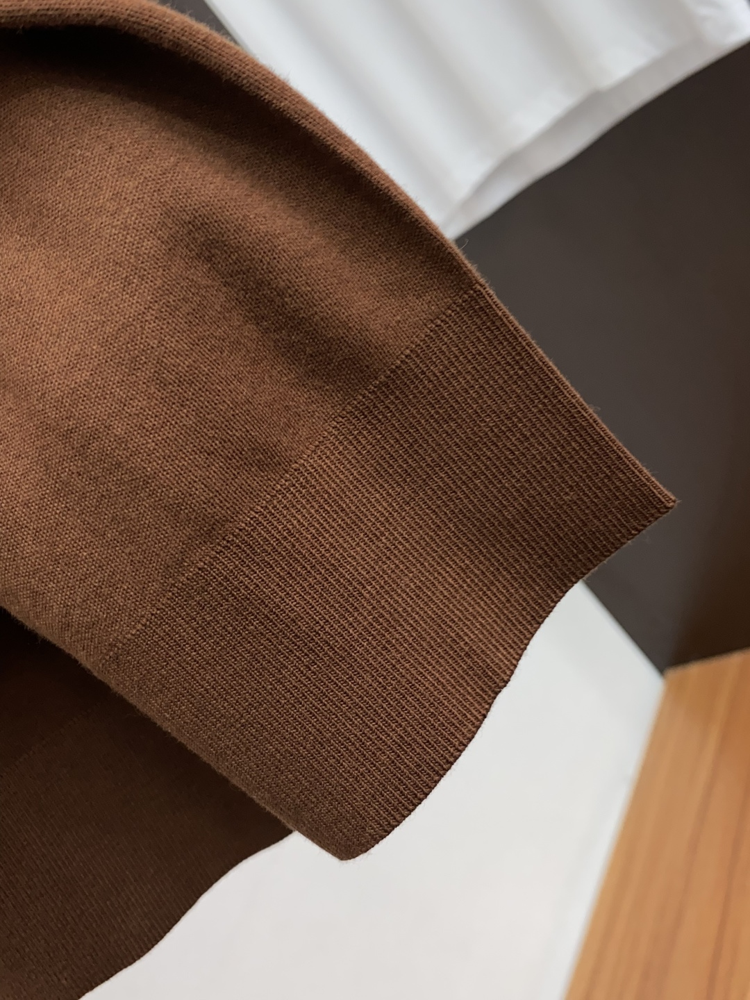 L P诺悠翩雅 2025秋冬专柜新款 时尚休闲打底衫长袖 定制高织高密羊毛面料 暖序织柔 进口定制针织面