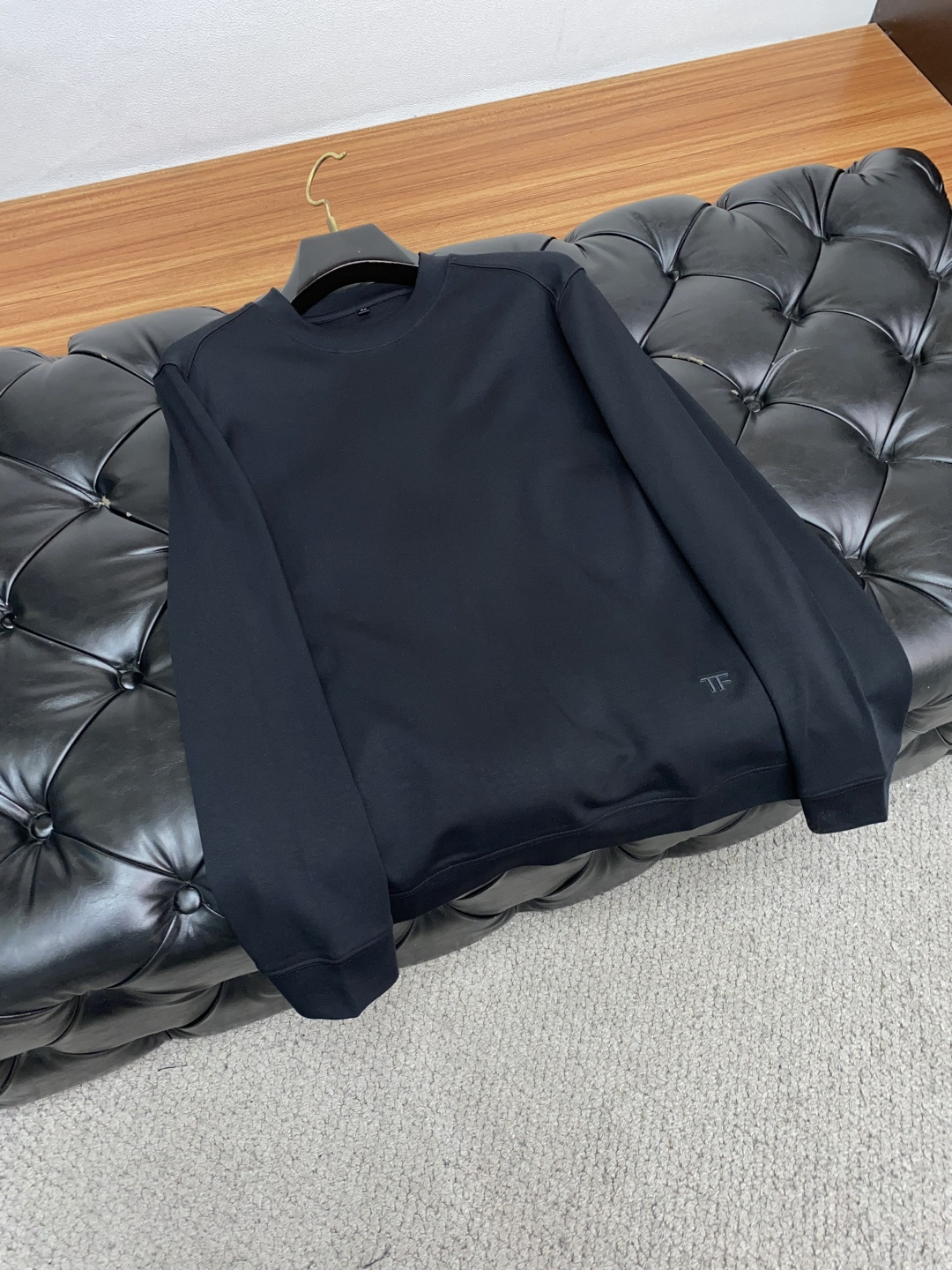  TF 2025秋冬专柜新款 时尚休闲打底衫长袖卫衣 定制高织高密纯棉 暖序织柔 进口定制针织面面料，精