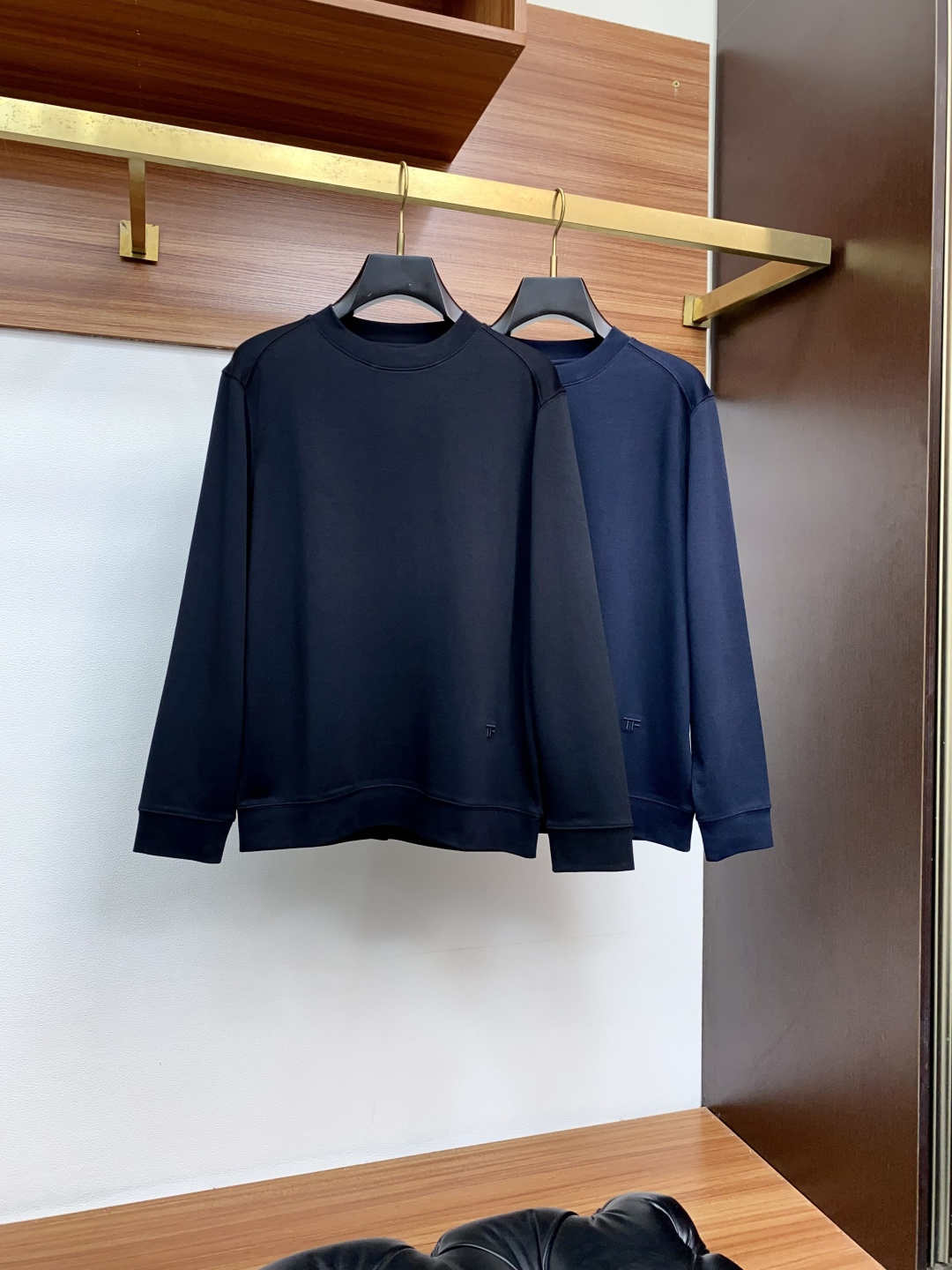  TF 2025秋冬专柜新款 时尚休闲打底衫长袖卫衣 定制高织高密纯棉 暖序织柔 进口定制针织面面料，精