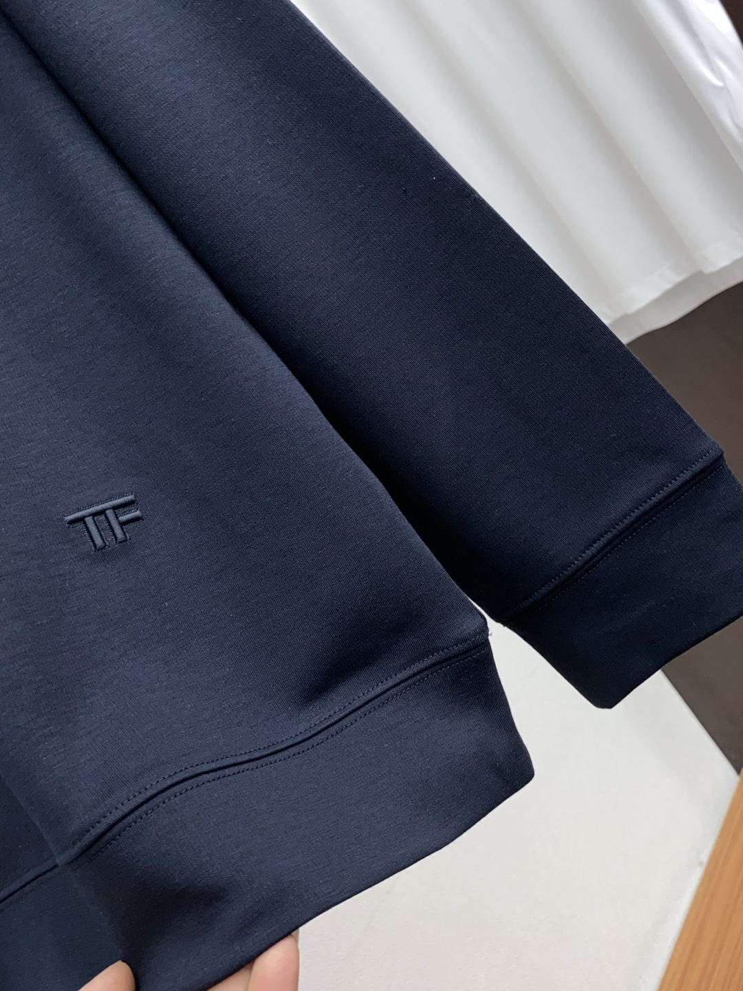  TF 2025秋冬专柜新款 时尚休闲打底衫长袖卫衣 定制高织高密纯棉 暖序织柔 进口定制针织面面料，精