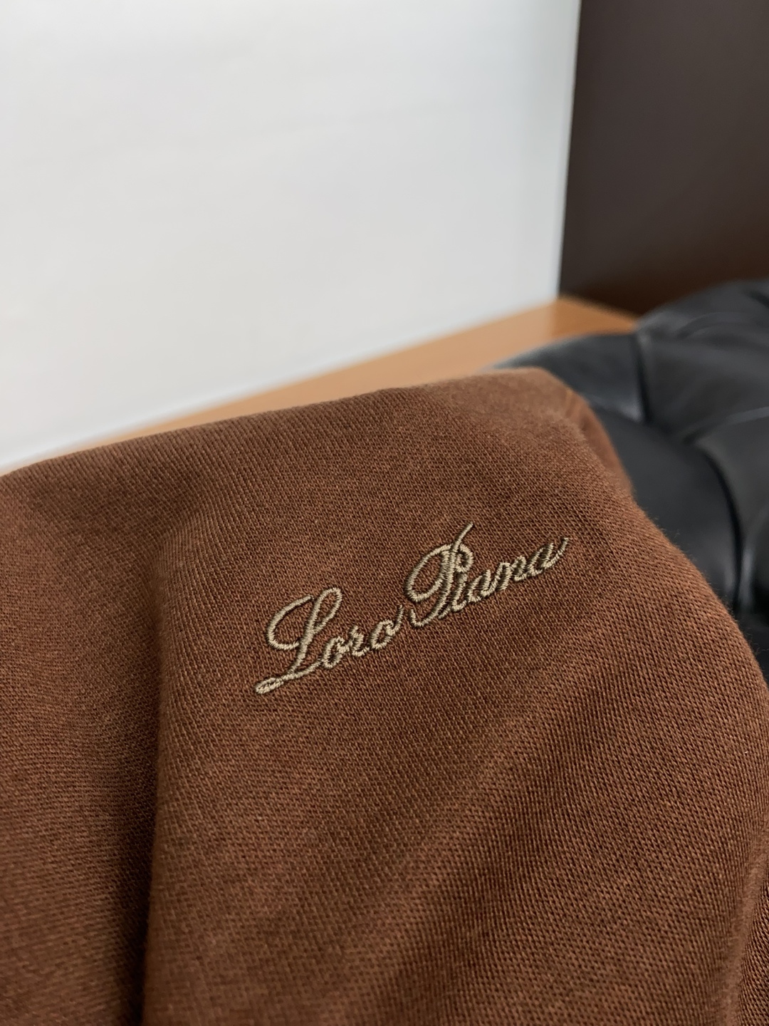 L P诺悠翩雅 2025秋冬专柜新款 时尚休闲打底衫长袖 定制高织高密羊毛面料 暖序织柔 进口定制针织面