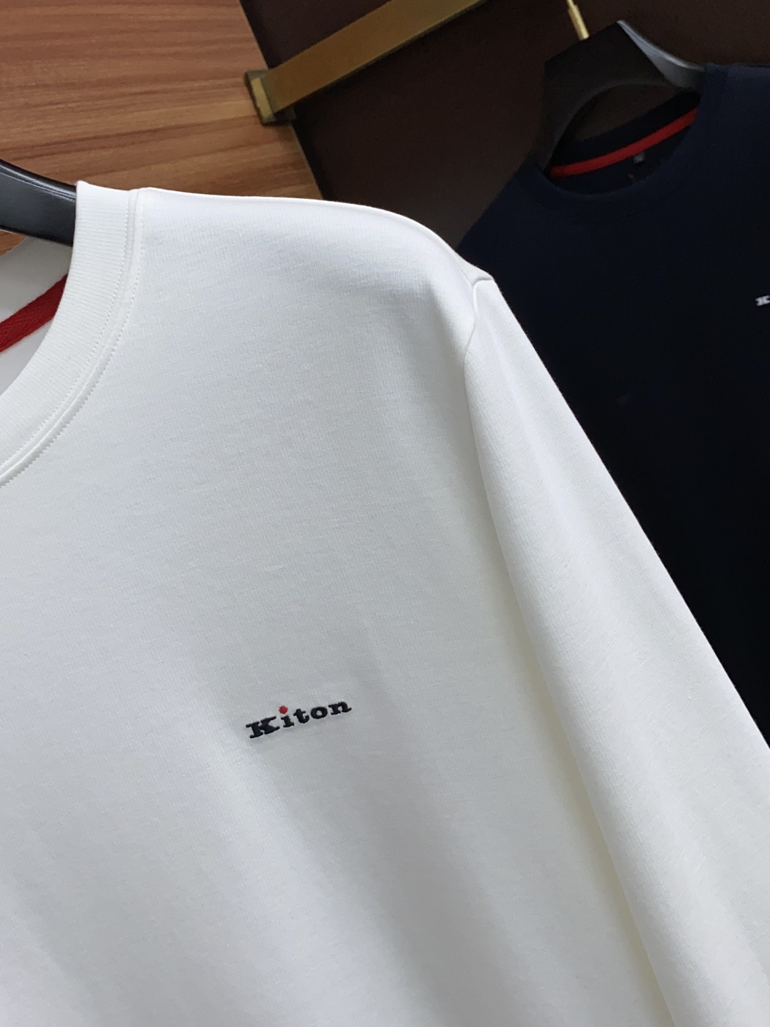  kiton 2025秋冬专柜新款 时尚休闲打底衫长袖 定制高织高密纯棉 暖序织柔 进口定制针织面面料，