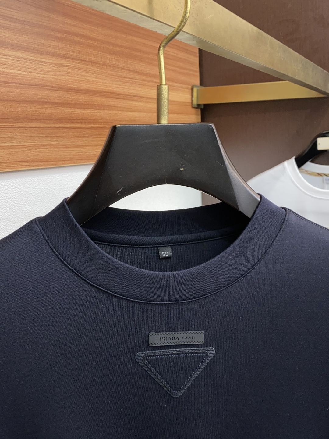 普拉达 2025秋冬专柜新款 时尚休闲打底衫长袖 定制高织高密纯棉 暖序织柔 进口定制针织面面料，精致原