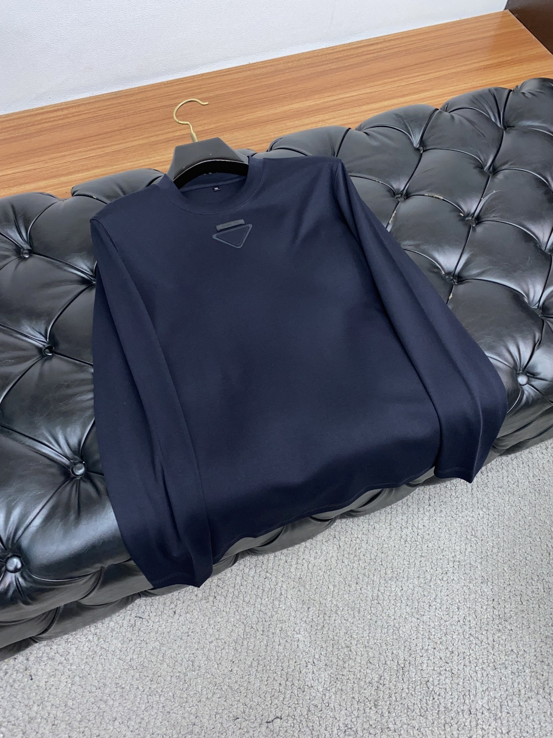 普拉达 2025秋冬专柜新款 时尚休闲打底衫长袖 定制高织高密纯棉 暖序织柔 进口定制针织面面料，精致原