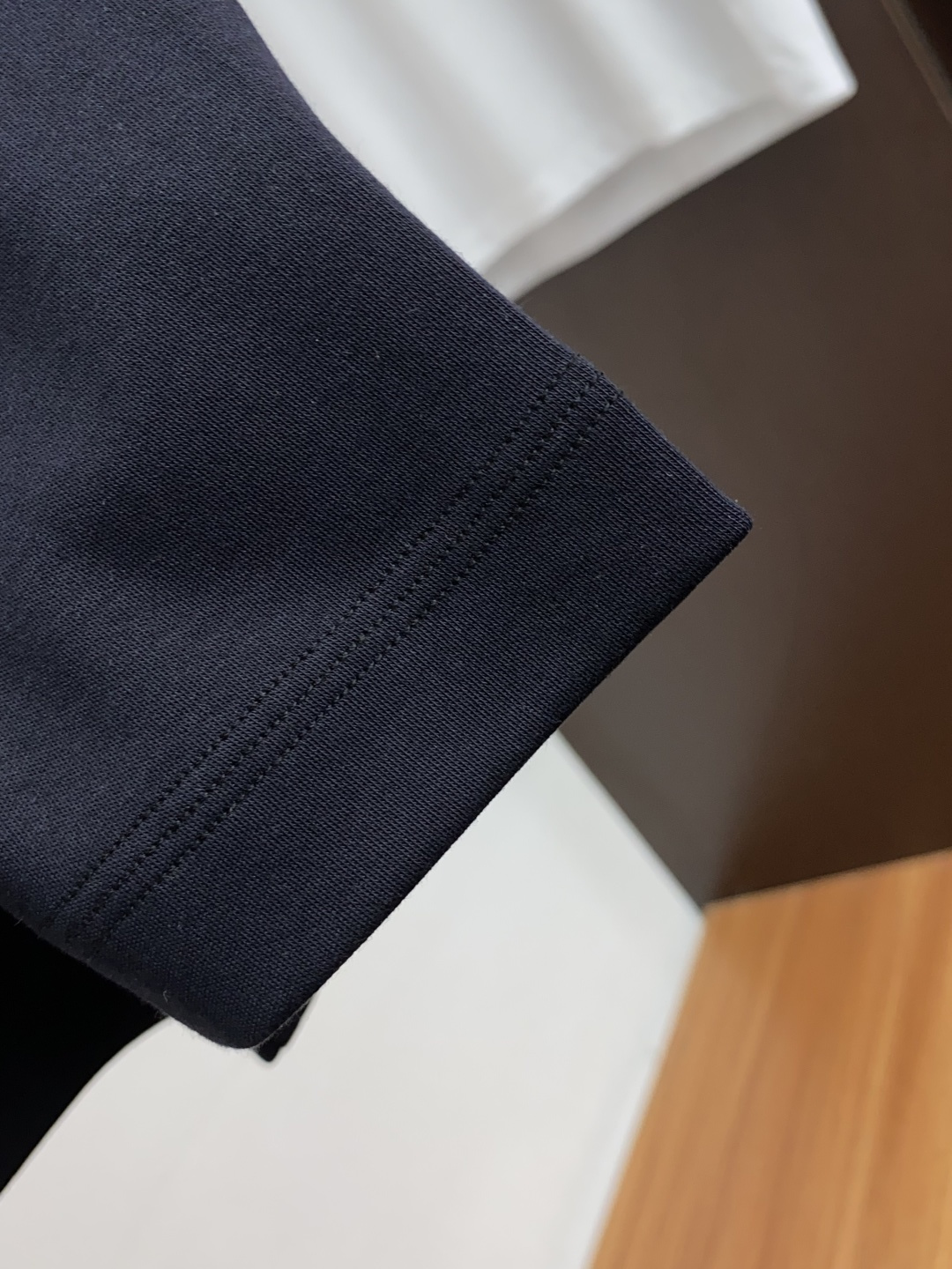 普拉达 2025秋冬专柜新款 时尚休闲打底衫长袖 定制高织高密纯棉 暖序织柔 进口定制针织面面料，精致原