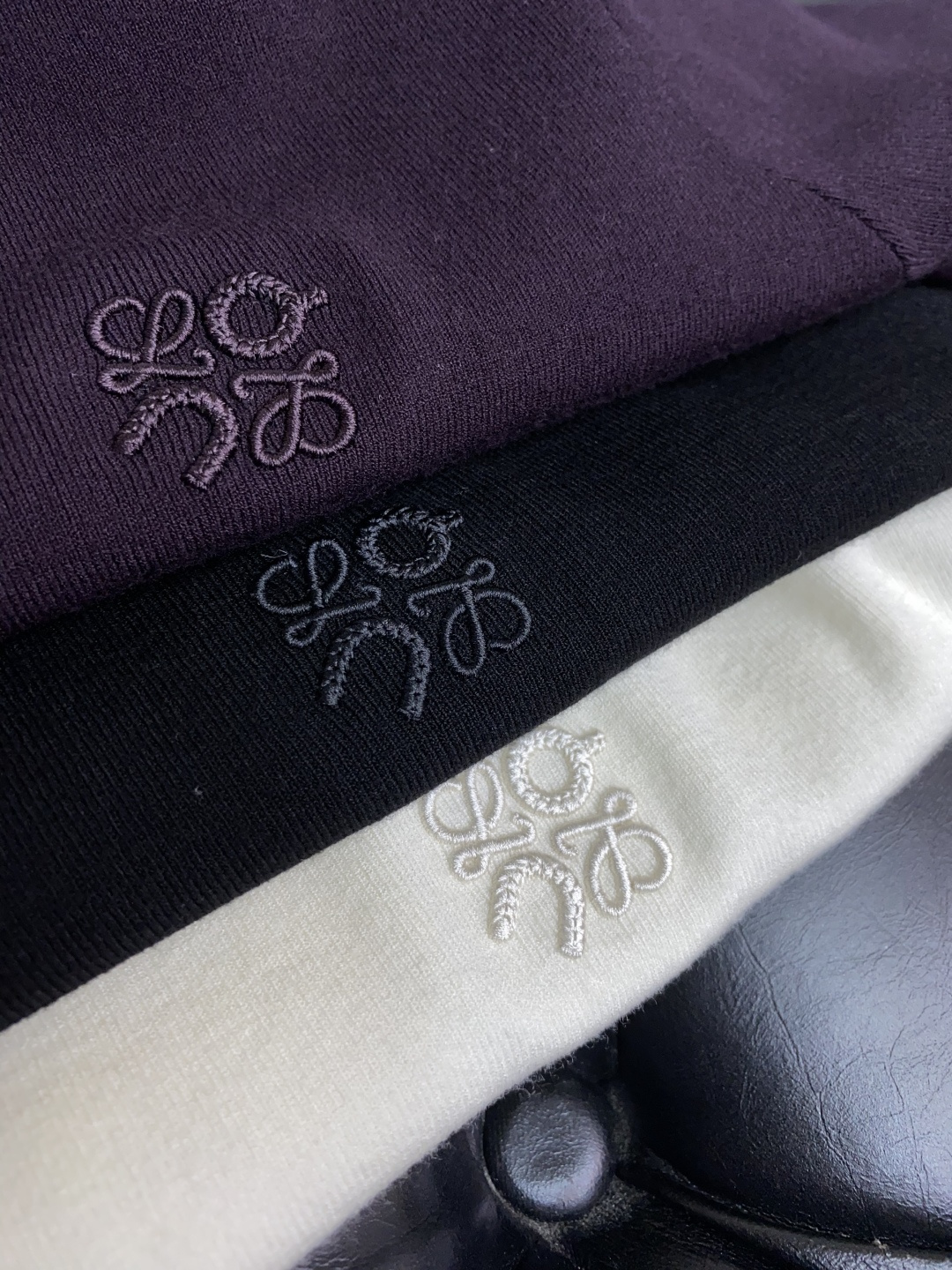  罗意威 家族男士高端简约圆领针织毛衣短袖 ，香港洋行渠道货，纯正血统品质，25年秋冬 新款，经典王牌系