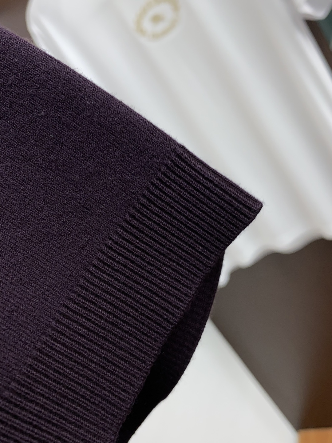  罗意威 家族男士高端简约圆领针织毛衣短袖 ，香港洋行渠道货，纯正血统品质，25年秋冬 新款，经典王牌系