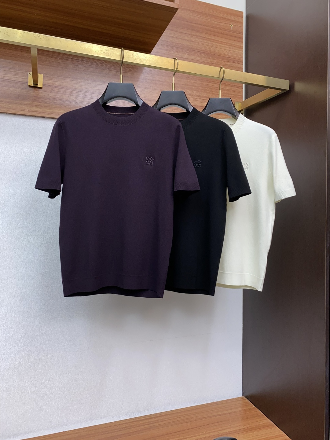  罗意威 家族男士高端简约圆领针织毛衣短袖 ，香港洋行渠道货，纯正血统品质，25年秋冬 新款，经典王牌系