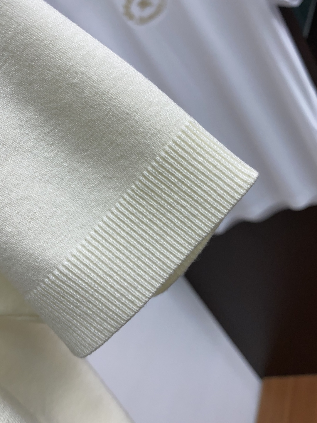  罗意威 家族男士高端简约圆领针织毛衣短袖 ，香港洋行渠道货，纯正血统品质，25年秋冬 新款，经典王牌系