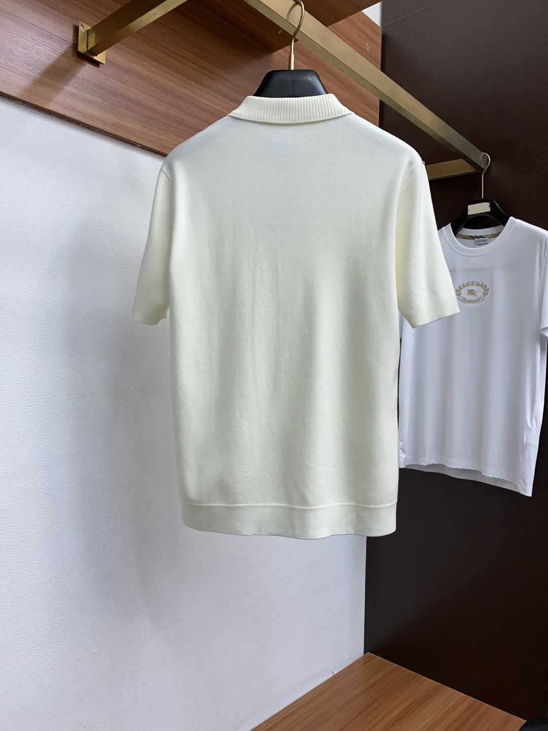 。alo 家族男士高端简约翻领加厚针织毛衣短袖 ，香港洋行渠道货，纯正血统品质，25年秋冬 新款，经典王