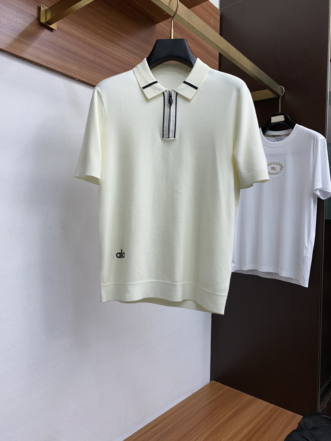 。alo 家族男士高端简约翻领加厚针织毛衣短袖 ，香港洋行渠道货，纯正血统品质，25年秋冬 新款，经典王
