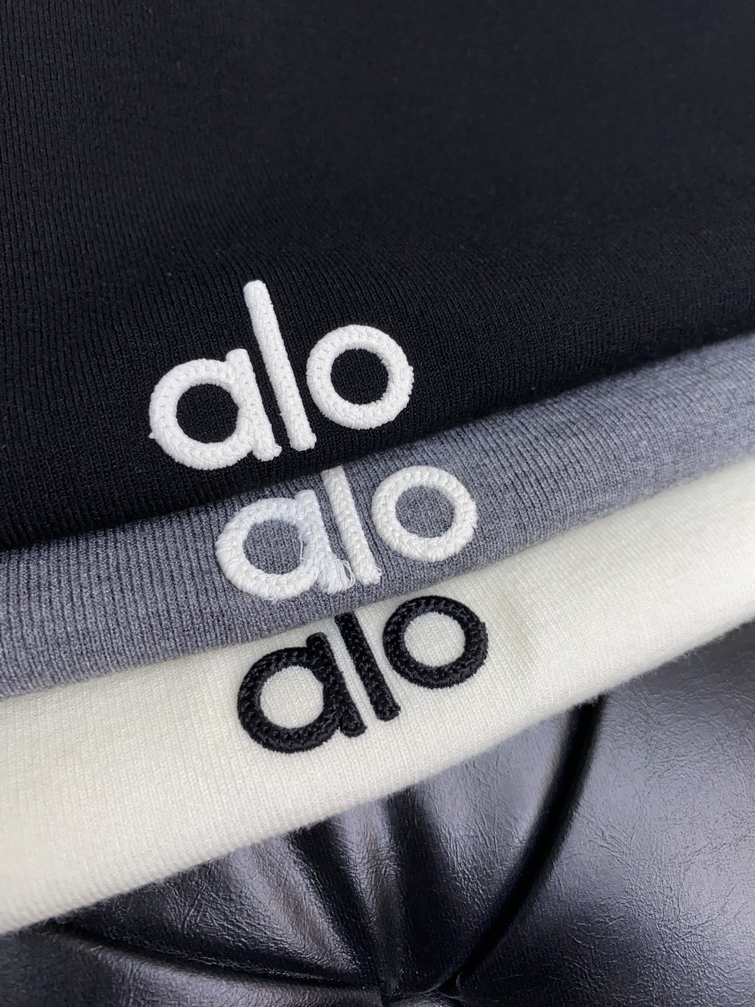 。alo 家族男士高端简约翻领加厚针织毛衣短袖 ，香港洋行渠道货，纯正血统品质，25年秋冬 新款，经典王