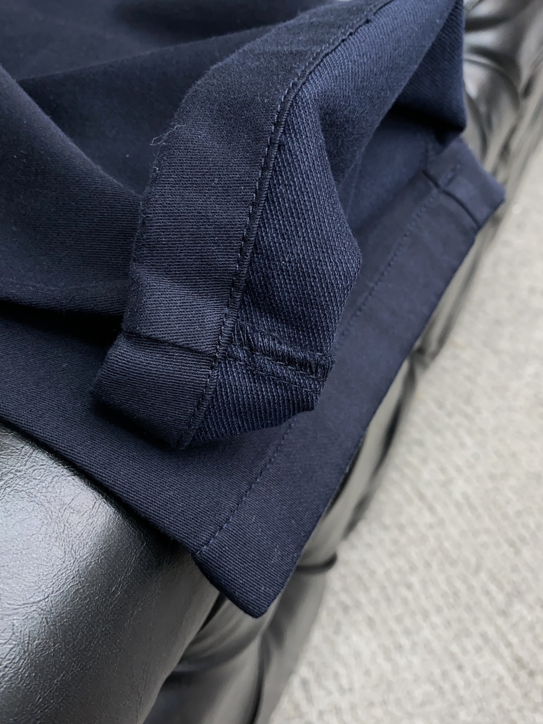  巴宝莉 2025春夏新款 休闲裤 干净利落剪裁，都市风十足 采用精纺纯棉面料手感软糯干爽，上身效果挺括