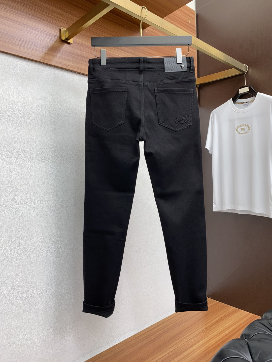  巴宝莉 25ss秋冬 新款 男士小直筒原单 牛仔裤 秋冬新款超柔软，弹力面料，复杂的手工艺叠加，任何一