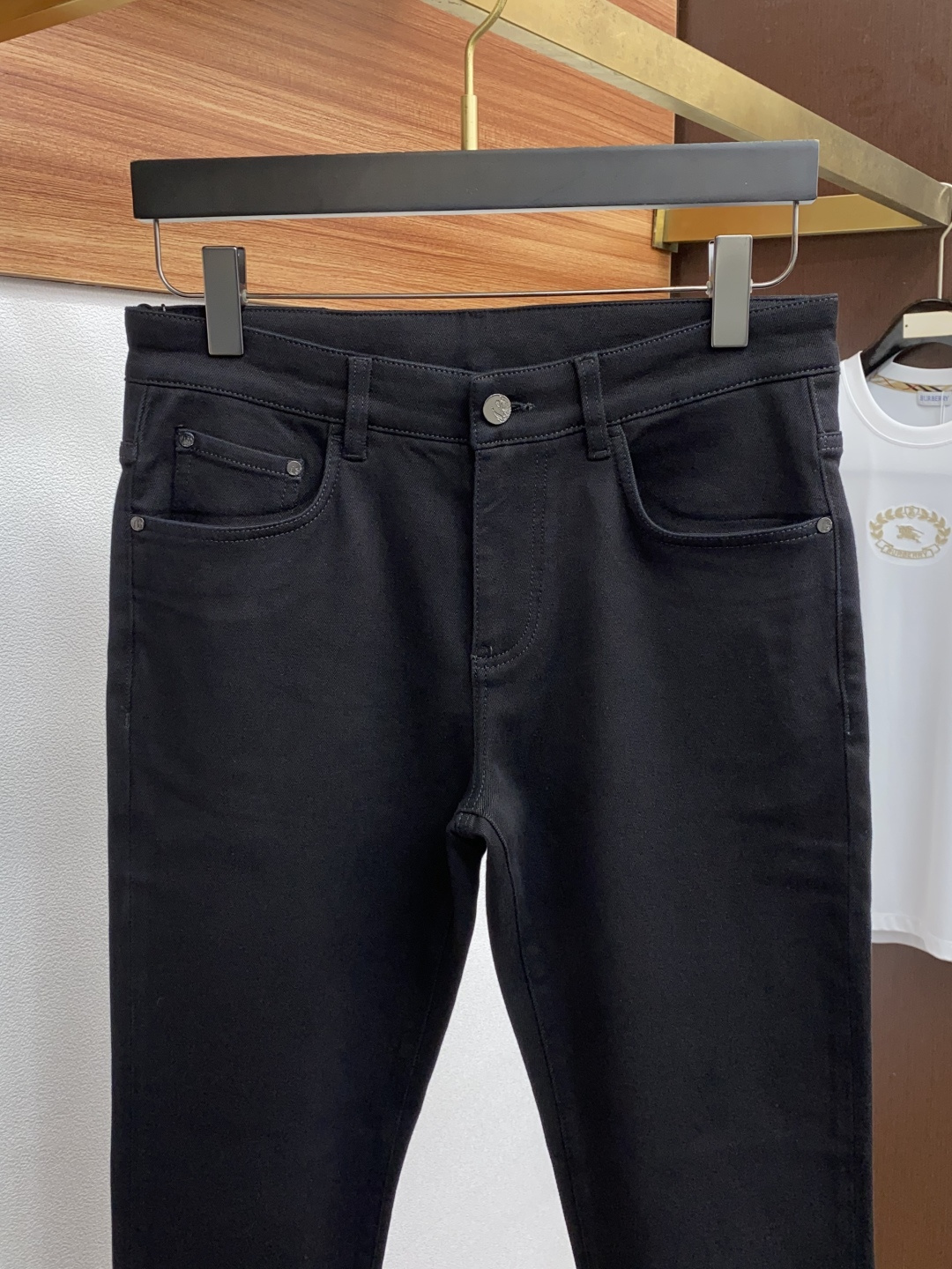  巴宝莉 25ss秋冬 新款 男士小直筒原单 牛仔裤 秋冬新款超柔软，弹力面料，复杂的手工艺叠加，任何一