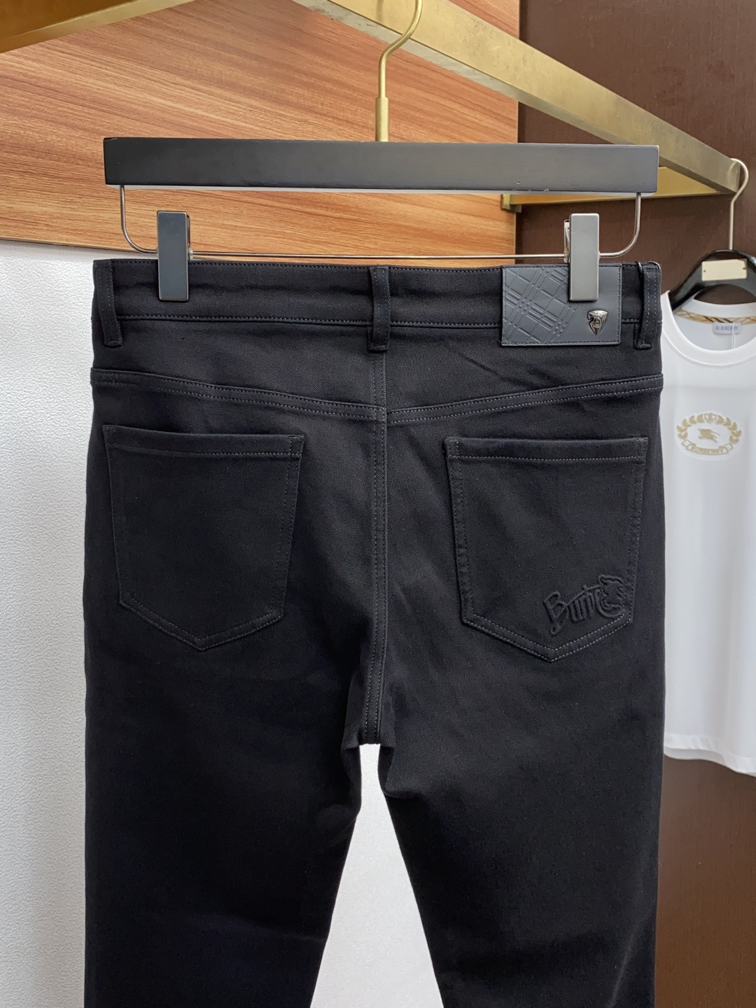  巴宝莉 25ss秋冬 新款 男士小直筒原单 牛仔裤 秋冬新款超柔软，弹力面料，复杂的手工艺叠加，任何一