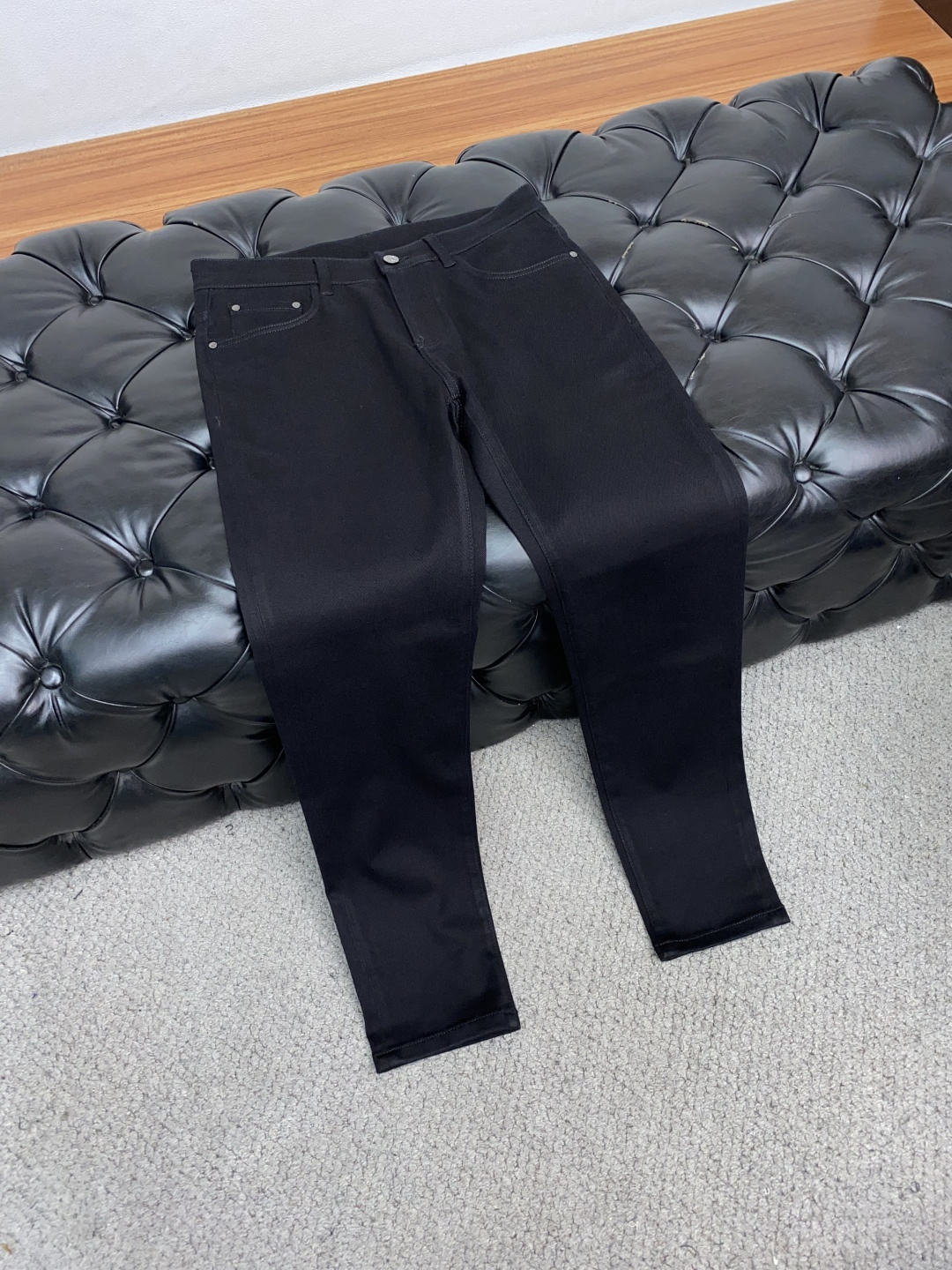  巴宝莉 25ss秋冬 新款 男士小直筒原单 牛仔裤 秋冬新款超柔软，弹力面料，复杂的手工艺叠加，任何一