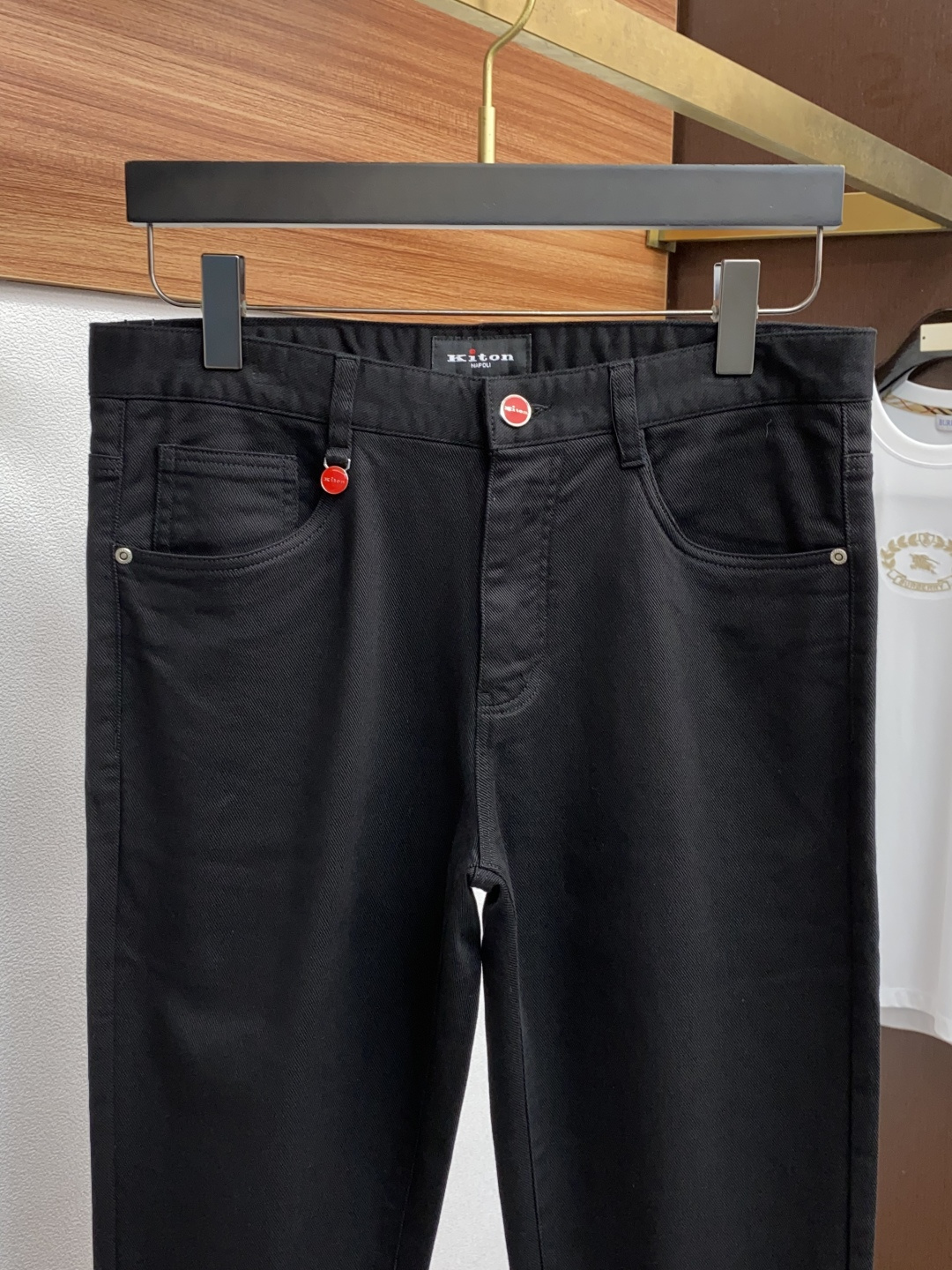  kiton 25ss秋冬新款 男士小直筒原单 牛仔裤 秋冬新款超柔软，弹力面料，复杂的手工艺叠加，任何