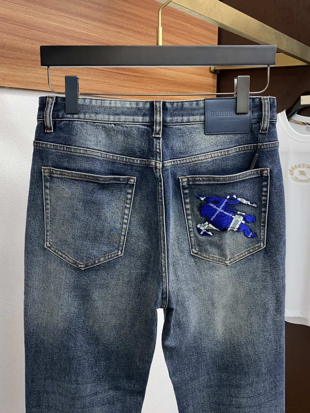  巴宝莉 25ss秋冬新款 男士小直筒原单 牛仔裤 秋冬新款超柔软，弹力面料，复杂的手工艺叠加，任何一个