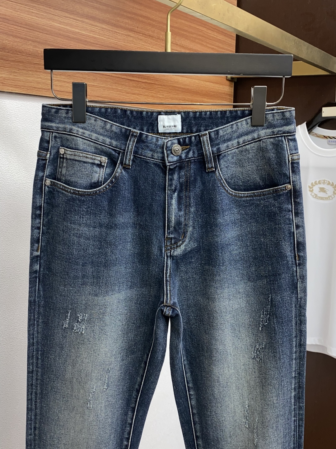  巴宝莉 25ss秋冬新款 男士小直筒原单 牛仔裤 秋冬新款超柔软，弹力面料，复杂的手工艺叠加，任何一个