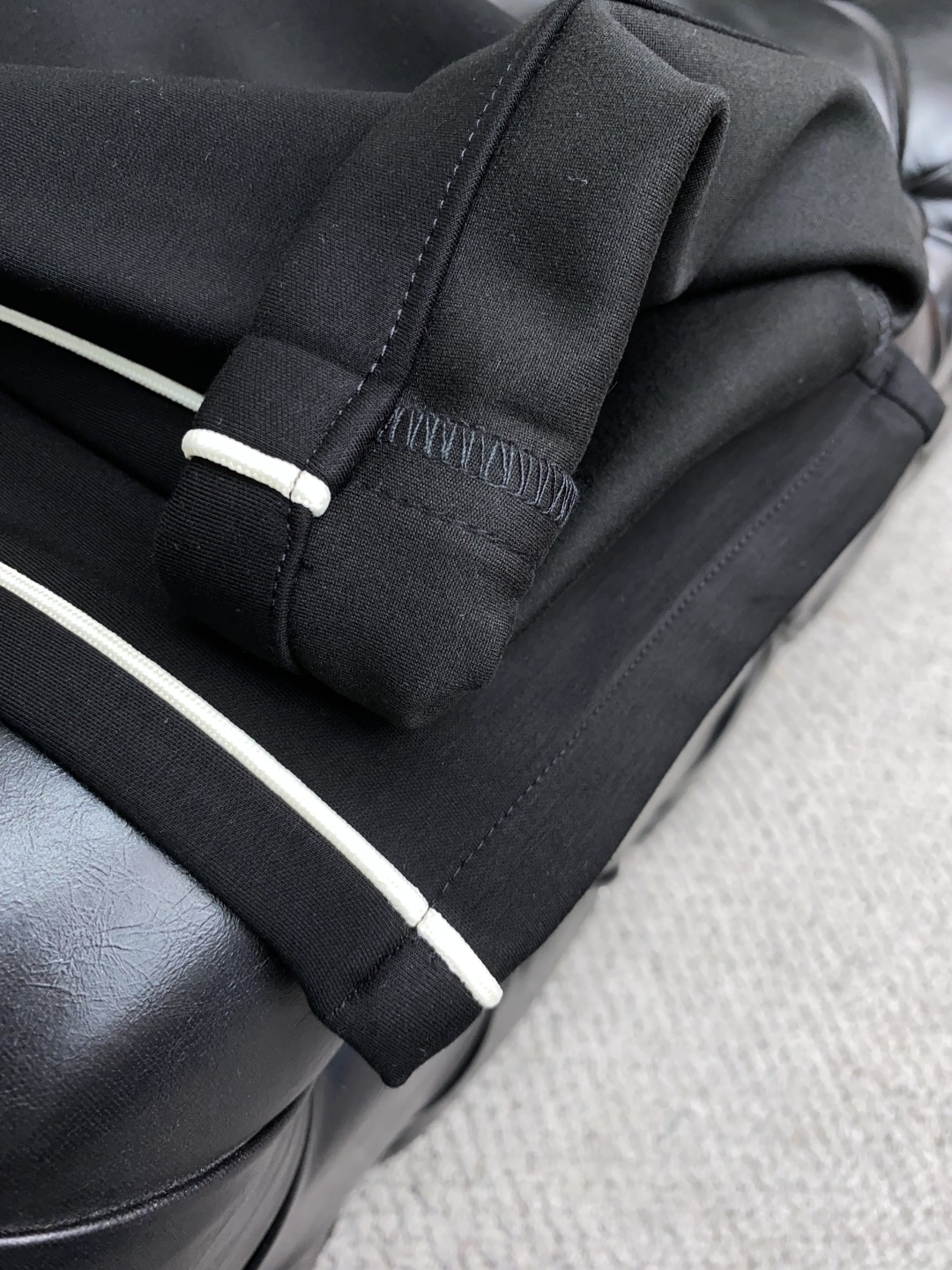  蒙口 2025SS早秋冬新品 丝光加厚纯棉面料男士运动休闲裤 每季必出的类型，无需质疑的热卖王牌单品，