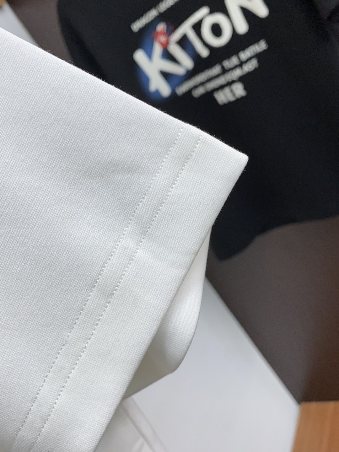  kiton 家族男士高端简约圆领加厚空气棉短袖 ，香港洋行渠道货，纯正血统品质，25年秋冬 新款，经典