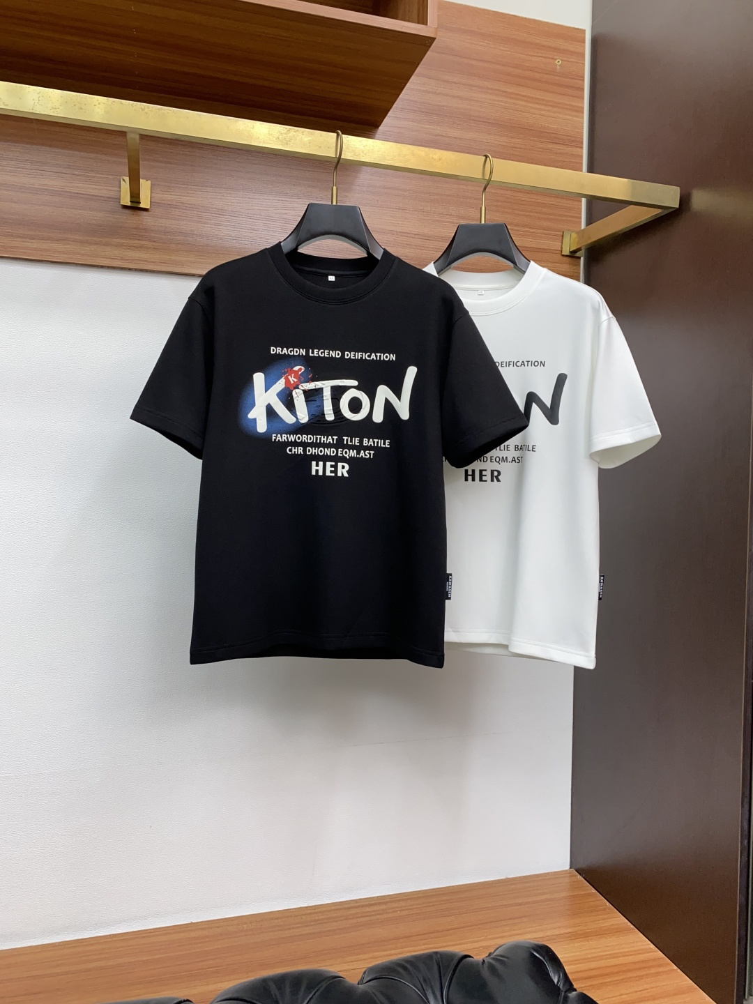  kiton 家族男士高端简约圆领加厚空气棉短袖 ，香港洋行渠道货，纯正血统品质，25年秋冬 新款，经典
