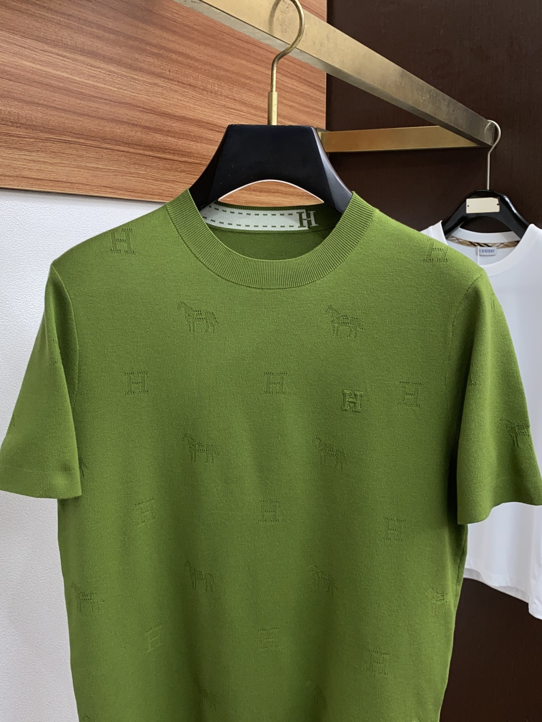  爱马仕 家族男士高端简约圆领加厚针织毛衣短袖 ，香港洋行渠道货，纯正血统品质，25年秋冬 新款，经典王