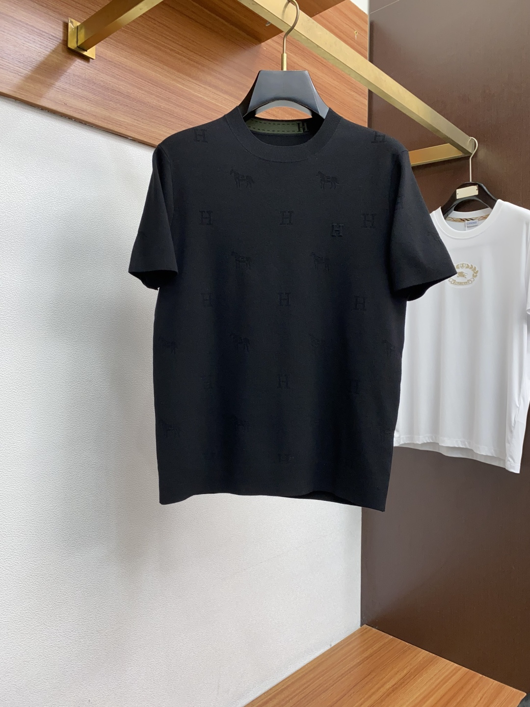  爱马仕 家族男士高端简约圆领加厚针织毛衣短袖 ，香港洋行渠道货，纯正血统品质，25年秋冬 新款，经典王