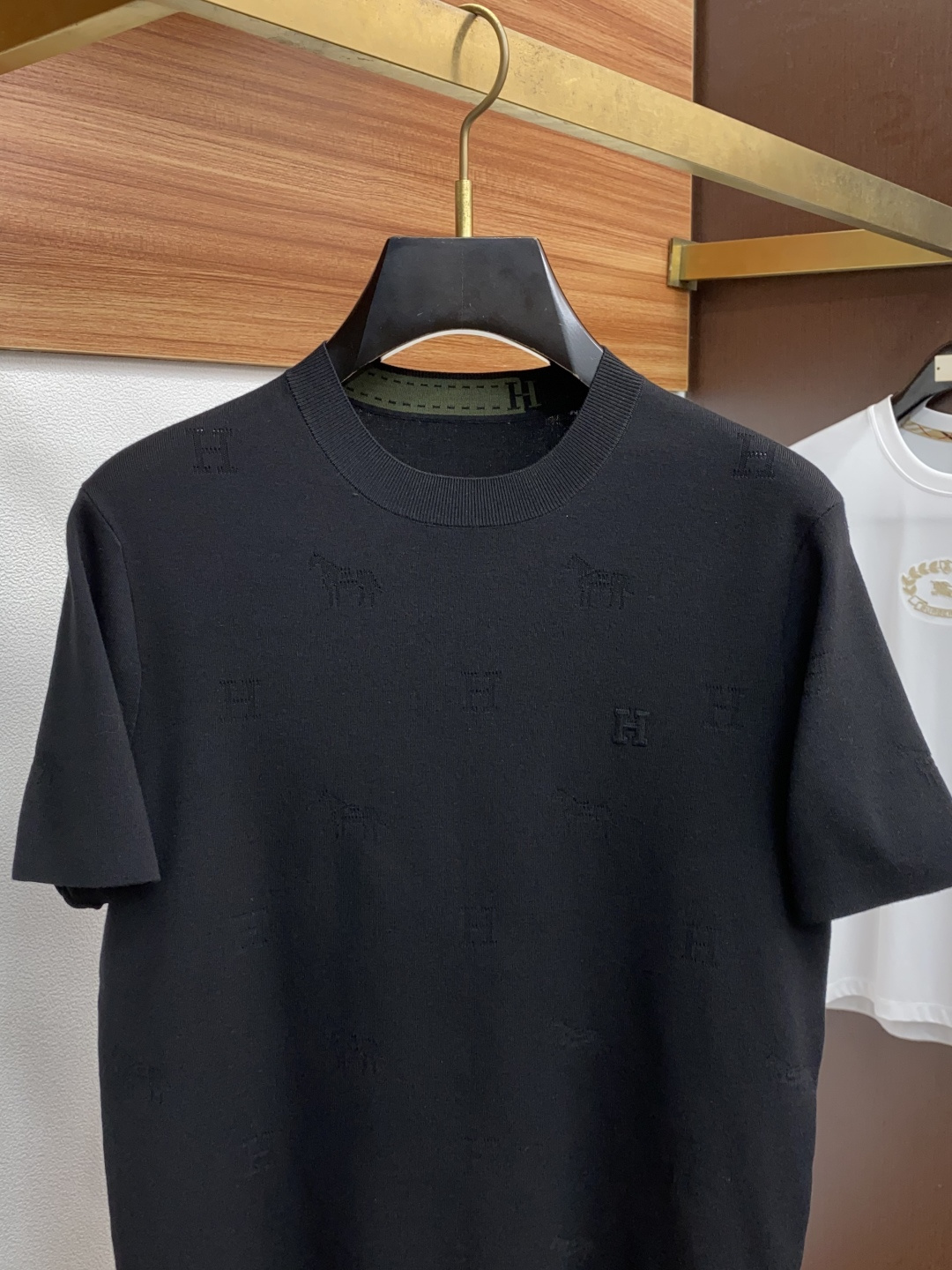  爱马仕 家族男士高端简约圆领加厚针织毛衣短袖 ，香港洋行渠道货，纯正血统品质，25年秋冬 新款，经典王