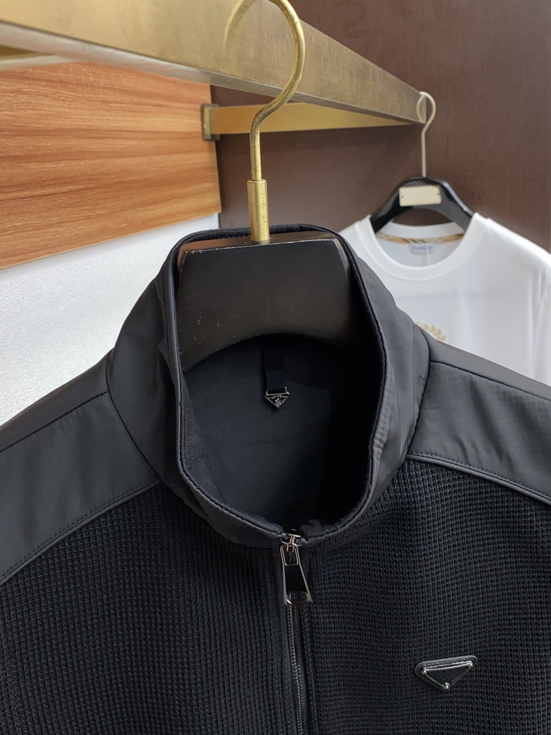  普拉达 高端定制 24fw秋冬新款针织马甲 精心 设计、兼具舒适性和精致感的专属和系列，提升您这个秋季