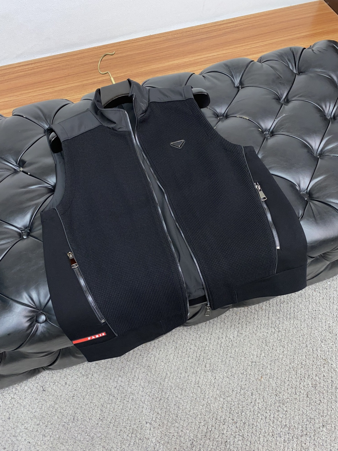  普拉达 高端定制 24fw秋冬新款针织马甲 精心 设计、兼具舒适性和精致感的专属和系列，提升您这个秋季