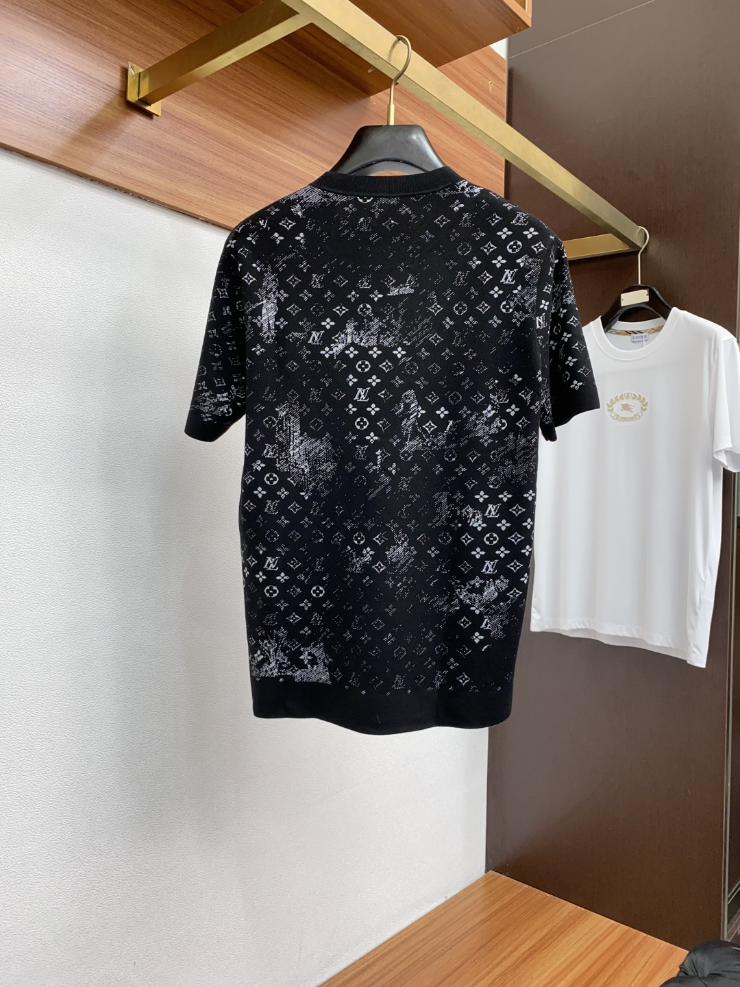  家族男士高端简约加厚针织毛衣短袖 ，香港洋行渠道货，纯正血统品质，25年秋冬 新款，经典王牌系列！
高