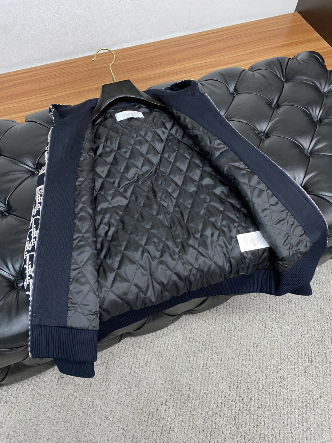  迪奥 25ss最新品 经典针织夹克连帽外套，设计帅气有型！百搭必备单品，时尚潮牌， 轻松营造酷帅氛围感