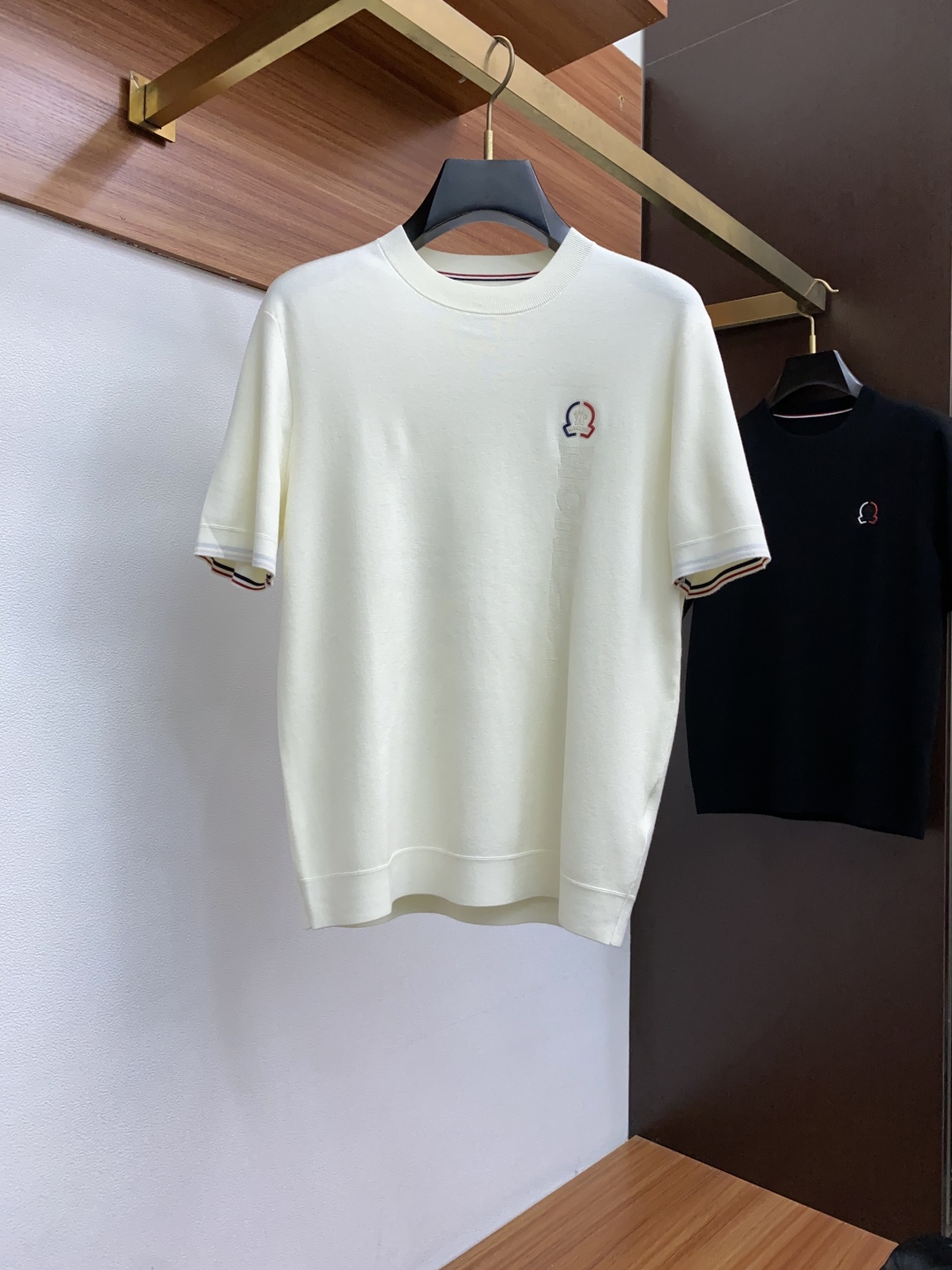 Moncler Camiseta de Punto Premium para Hombre | Diseño Elegante y Confort
