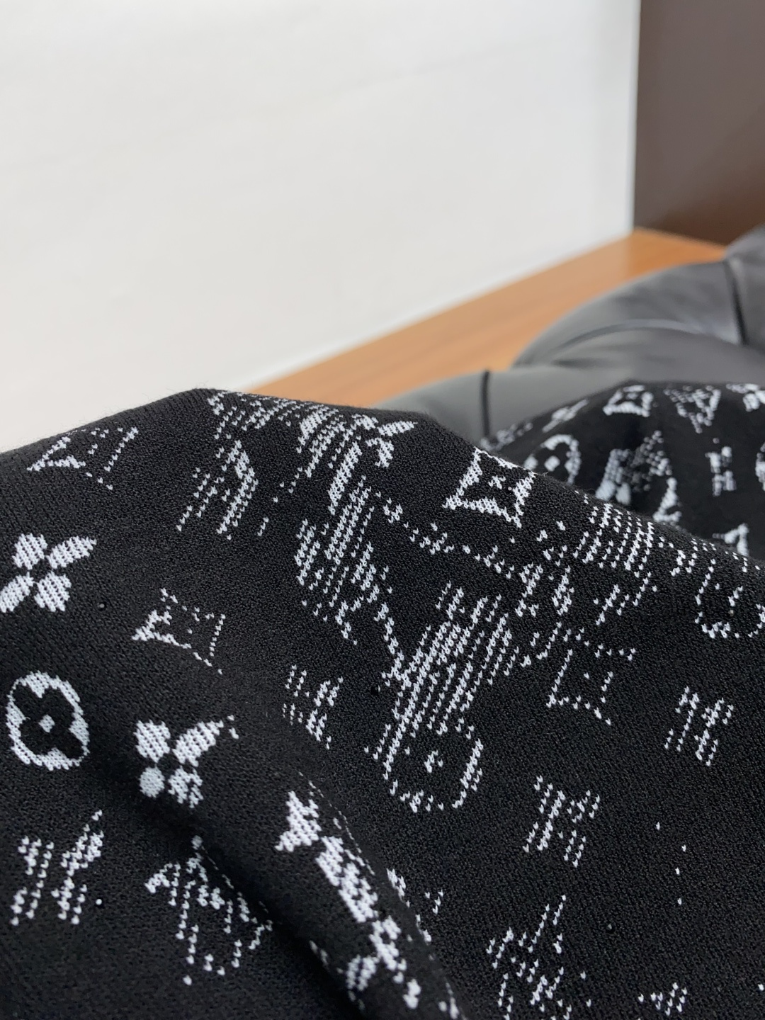  家族男士高端简约加厚针织毛衣短袖 ，香港洋行渠道货，纯正血统品质，25年秋冬 新款，经典王牌系列！
高