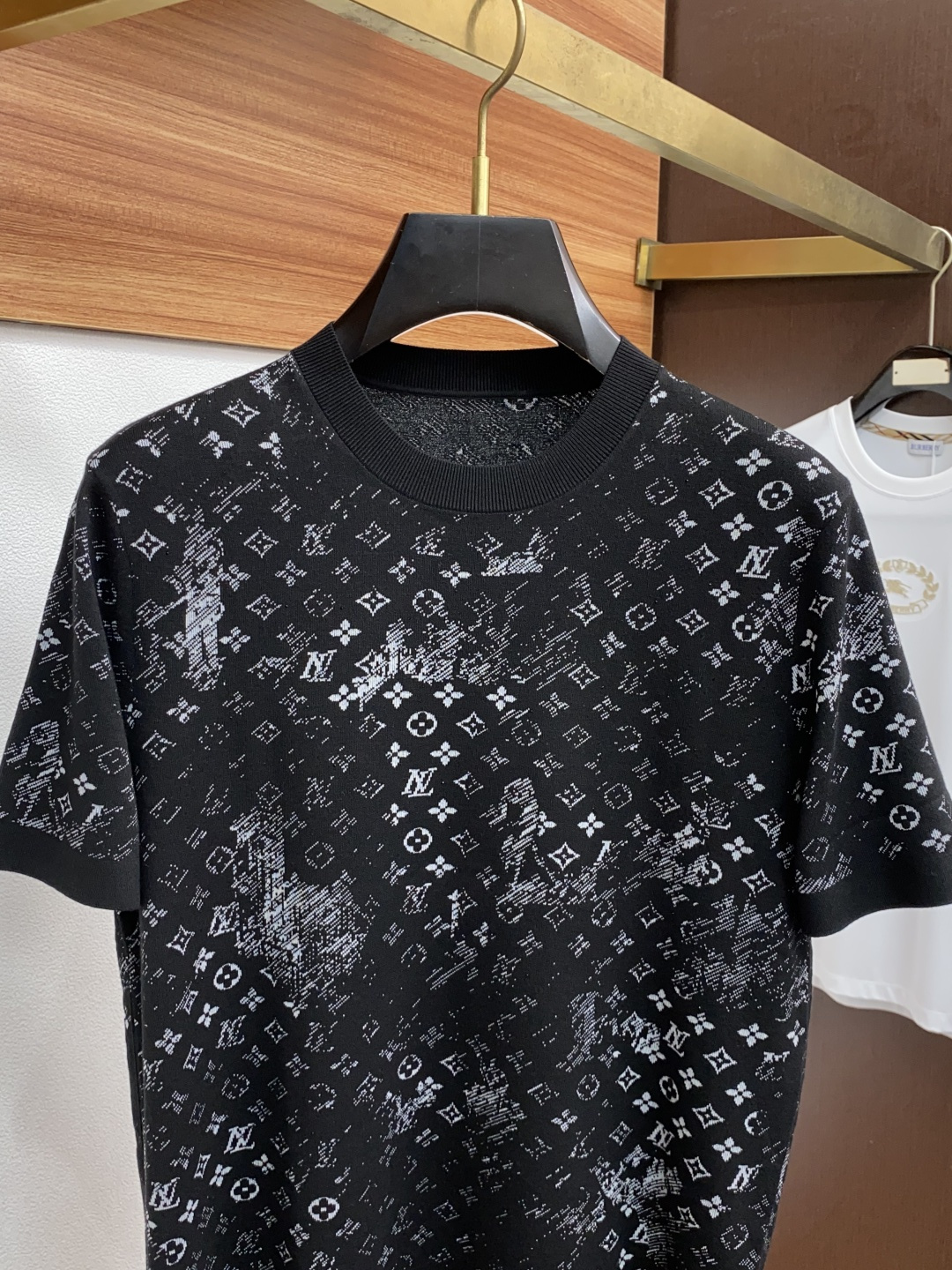  家族男士高端简约加厚针织毛衣短袖 ，香港洋行渠道货，纯正血统品质，25年秋冬 新款，经典王牌系列！
高