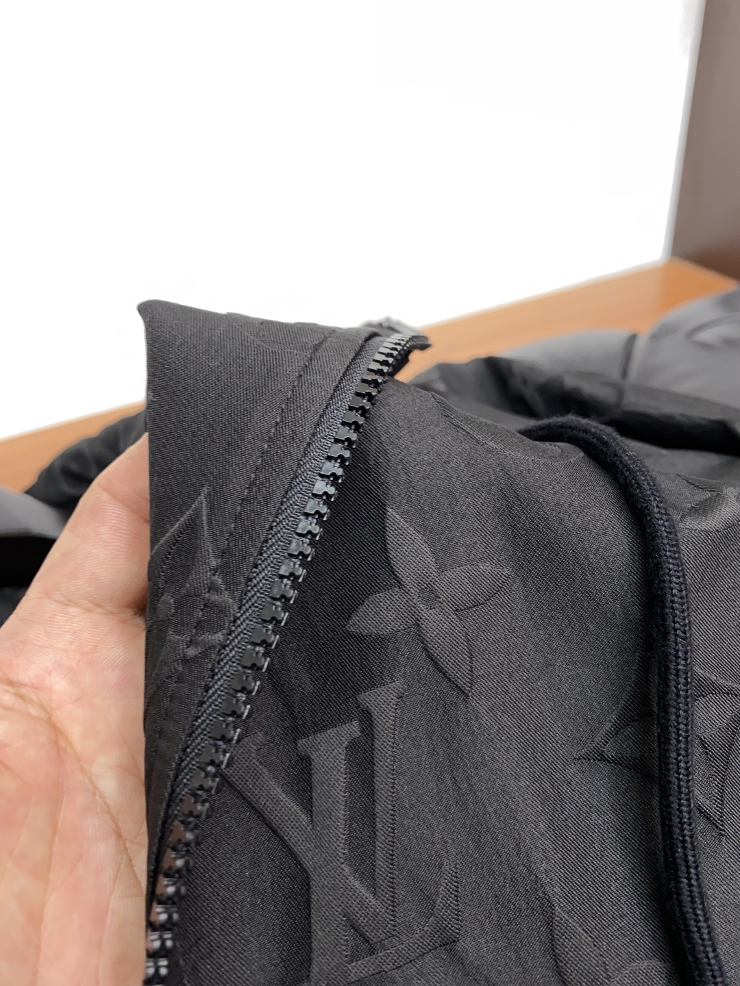  1v 路易威登 25ss最新品 驴家经典老花夹克连帽外套，设计帅气有型！百搭必备单品，时尚潮牌， 轻松