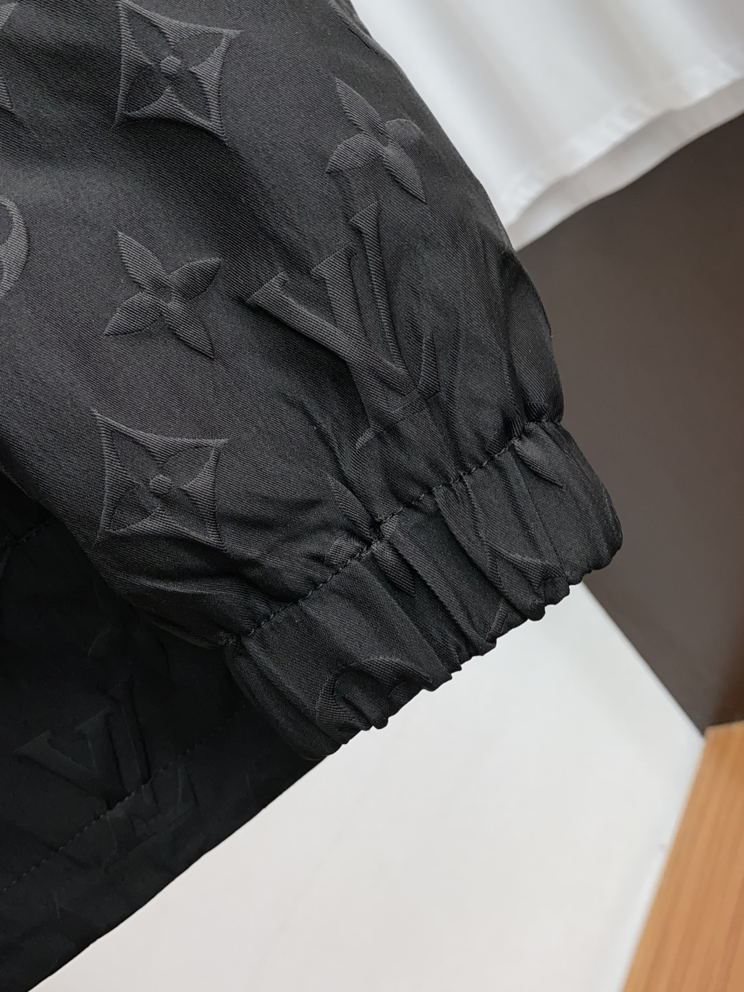  1v 路易威登 25ss最新品 驴家经典老花夹克连帽外套，设计帅气有型！百搭必备单品，时尚潮牌， 轻松