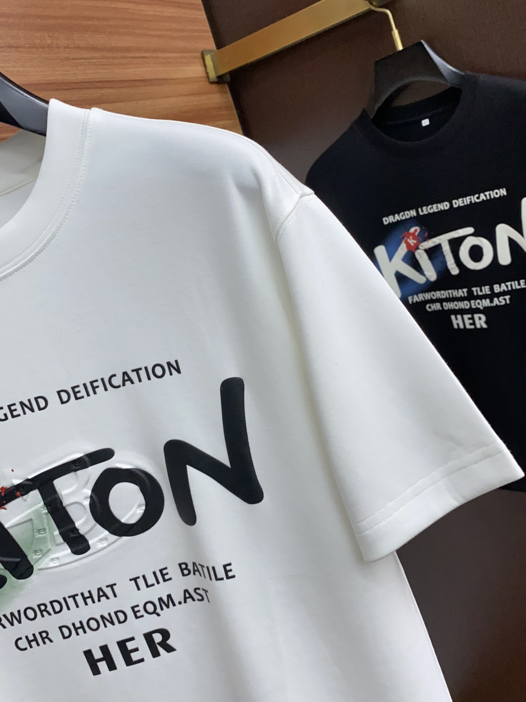  kiton 家族男士高端简约圆领加厚空气棉短袖 ，香港洋行渠道货，纯正血统品质，25年秋冬 新款，经典