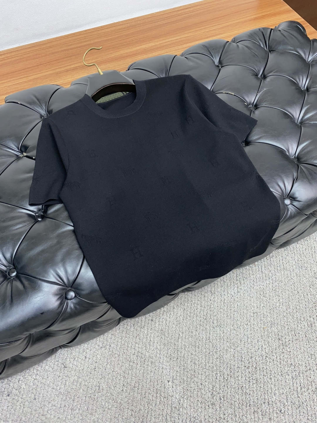  爱马仕 家族男士高端简约圆领加厚针织毛衣短袖 ，香港洋行渠道货，纯正血统品质，25年秋冬 新款，经典王