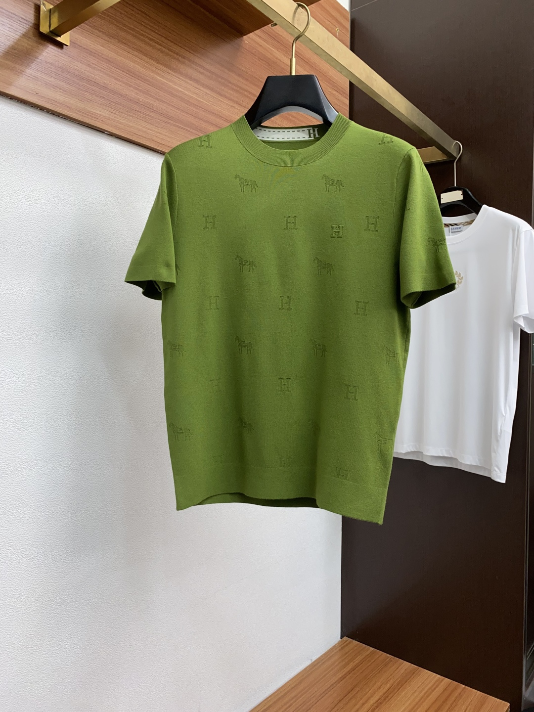  爱马仕 家族男士高端简约圆领加厚针织毛衣短袖 ，香港洋行渠道货，纯正血统品质，25年秋冬 新款，经典王