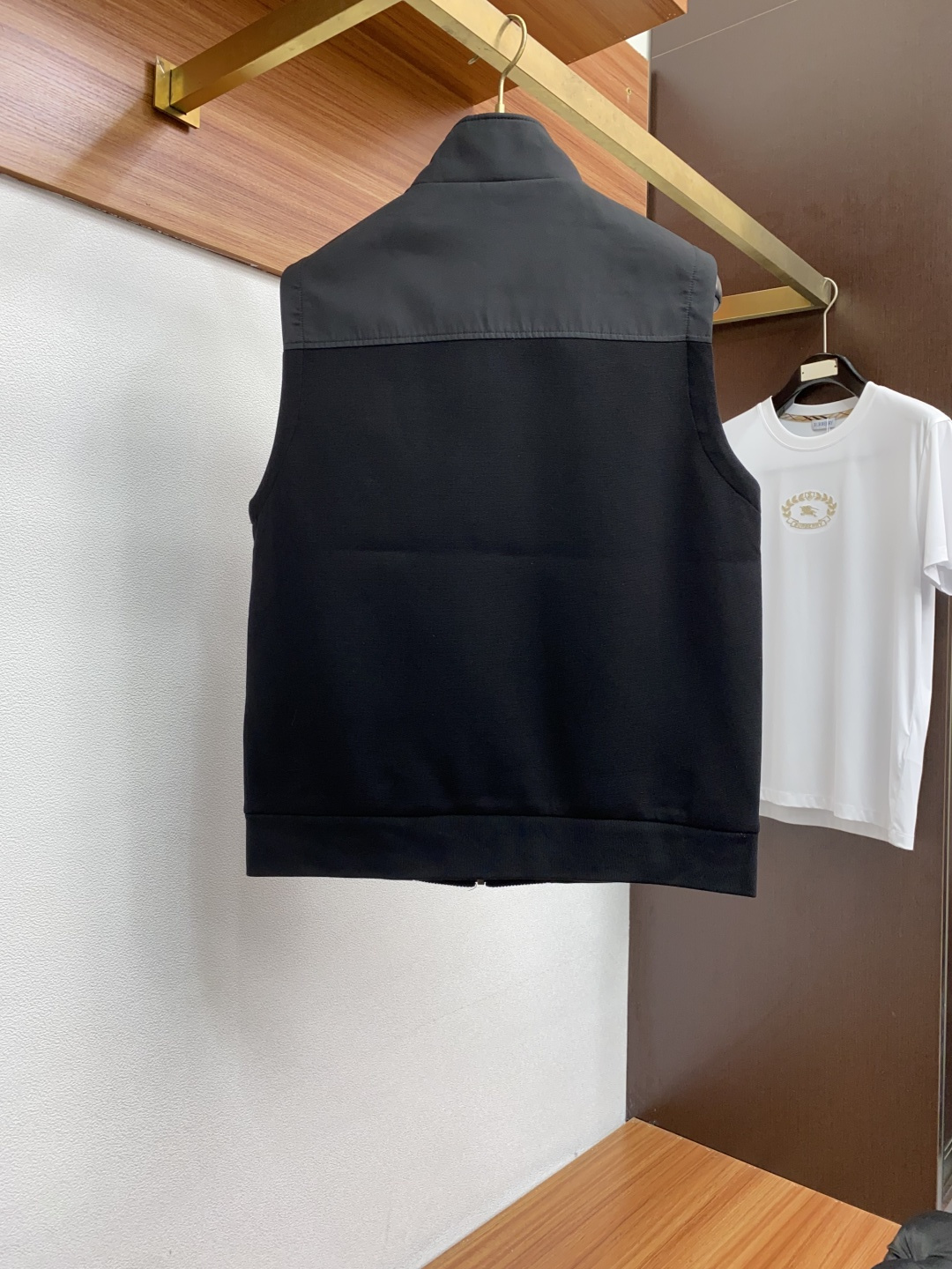  普拉达 高端定制 24fw秋冬新款针织马甲 精心 设计、兼具舒适性和精致感的专属和系列，提升您这个秋季