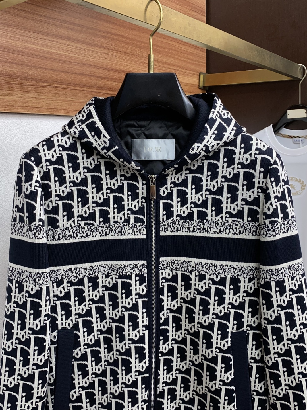  迪奥 25ss最新品 经典针织夹克连帽外套，设计帅气有型！百搭必备单品，时尚潮牌， 轻松营造酷帅氛围感