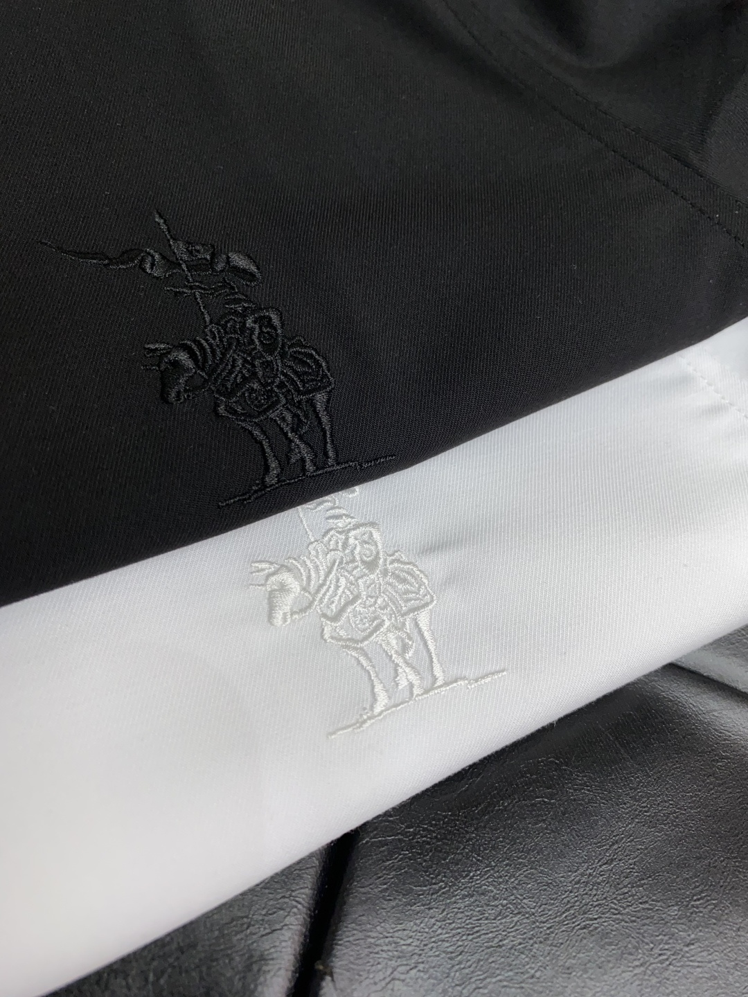  巴宝莉 2025 男士衬衫，商务休闲修身款衬衣！ 宜商务 宜休闲！限量新款，都市商务气质款！ 衬衫的版