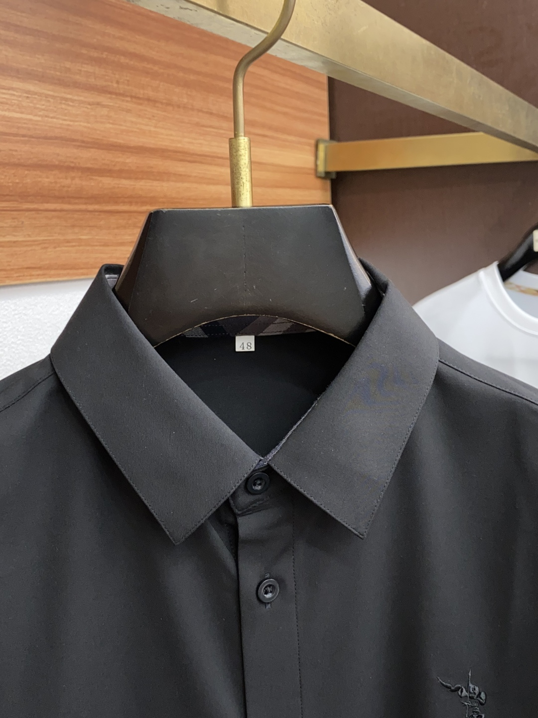  巴宝莉 2025 男士衬衫，商务休闲修身款衬衣！ 宜商务 宜休闲！限量新款，都市商务气质款！ 衬衫的版