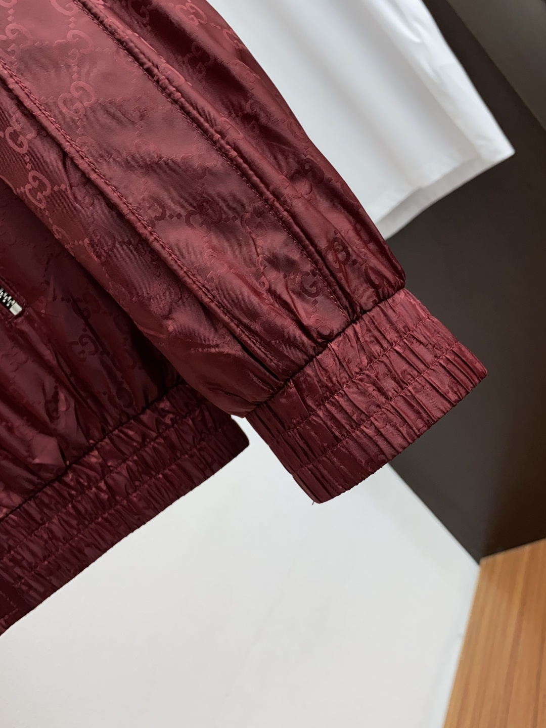 古奇 25ss最新品 经典老花夹克连帽外套，设计帅气有型！百搭必备单品，时尚潮牌， 轻松营造酷帅氛围感 