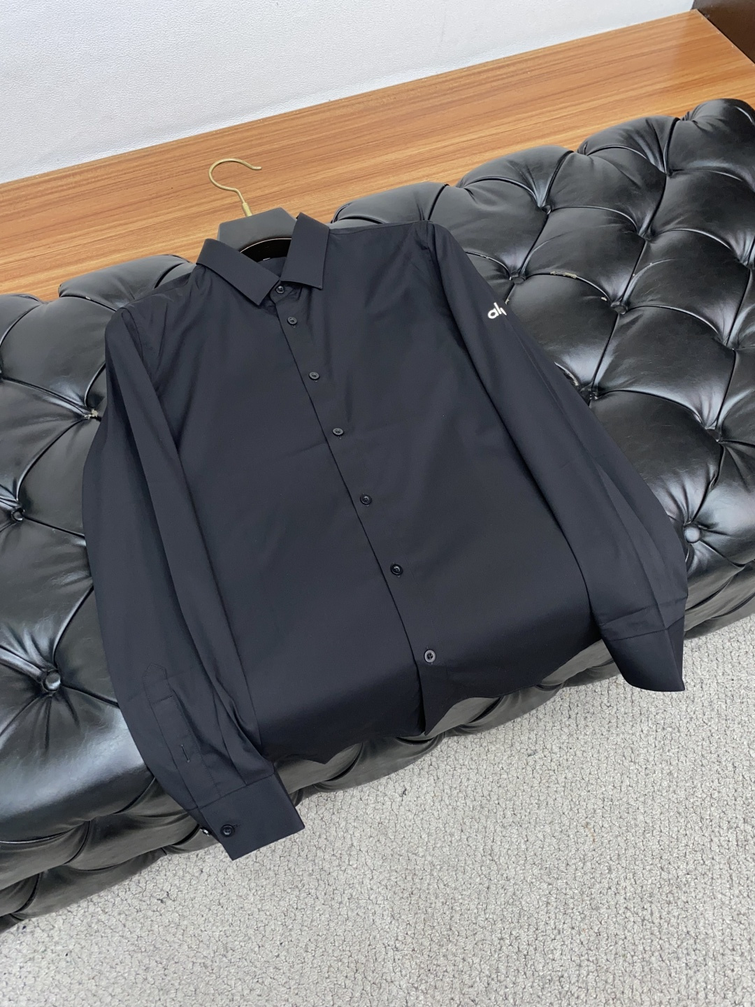  alo 2025 男士衬衫，商务休闲修身款衬衣！ 宜商务 宜休闲！限量新款，都市商务气质款！ 衬衫的版